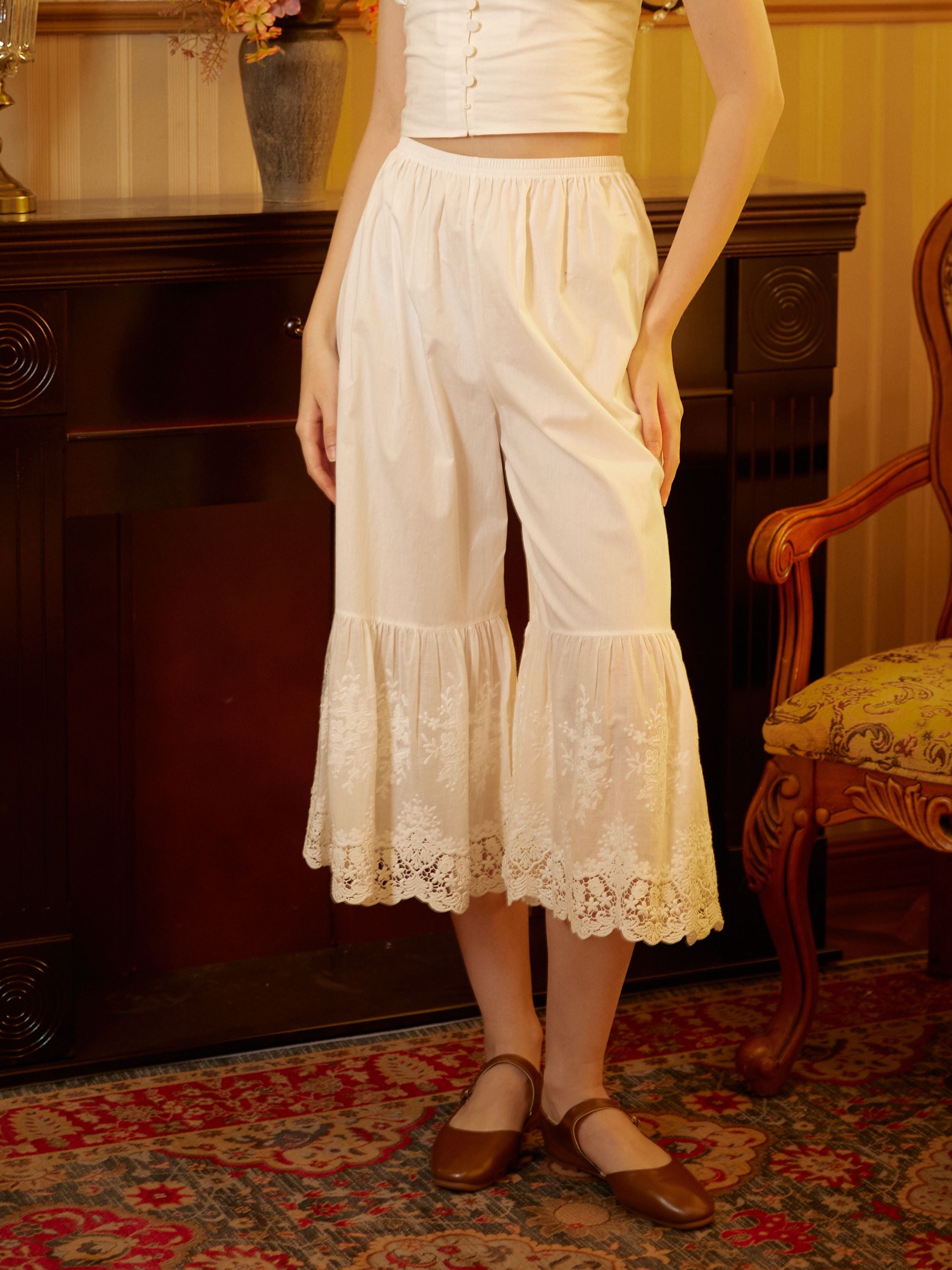 Front view of Sueasyretro cotton bloomer pants. These Victorian lace bloomers feature a comfortable elastic waistband.