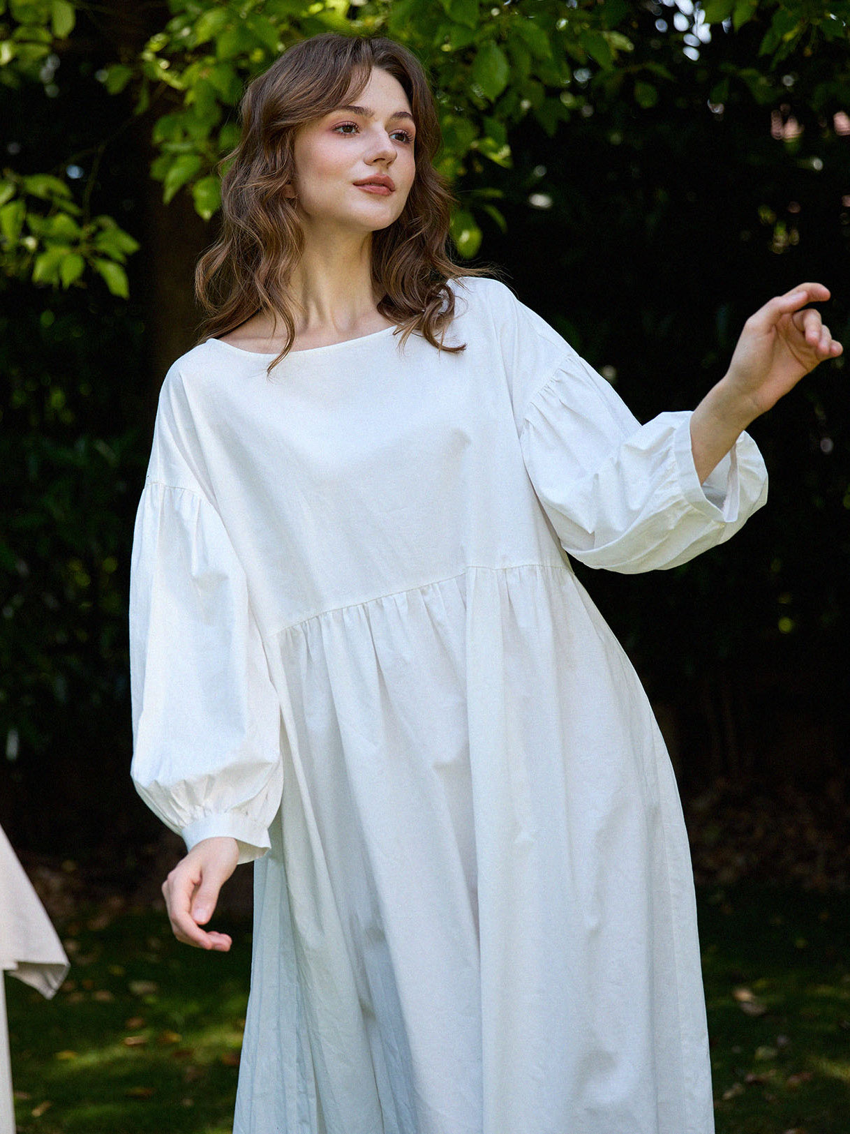 Semi-formal Sueasyretro Victorian white cotton house dress details.
