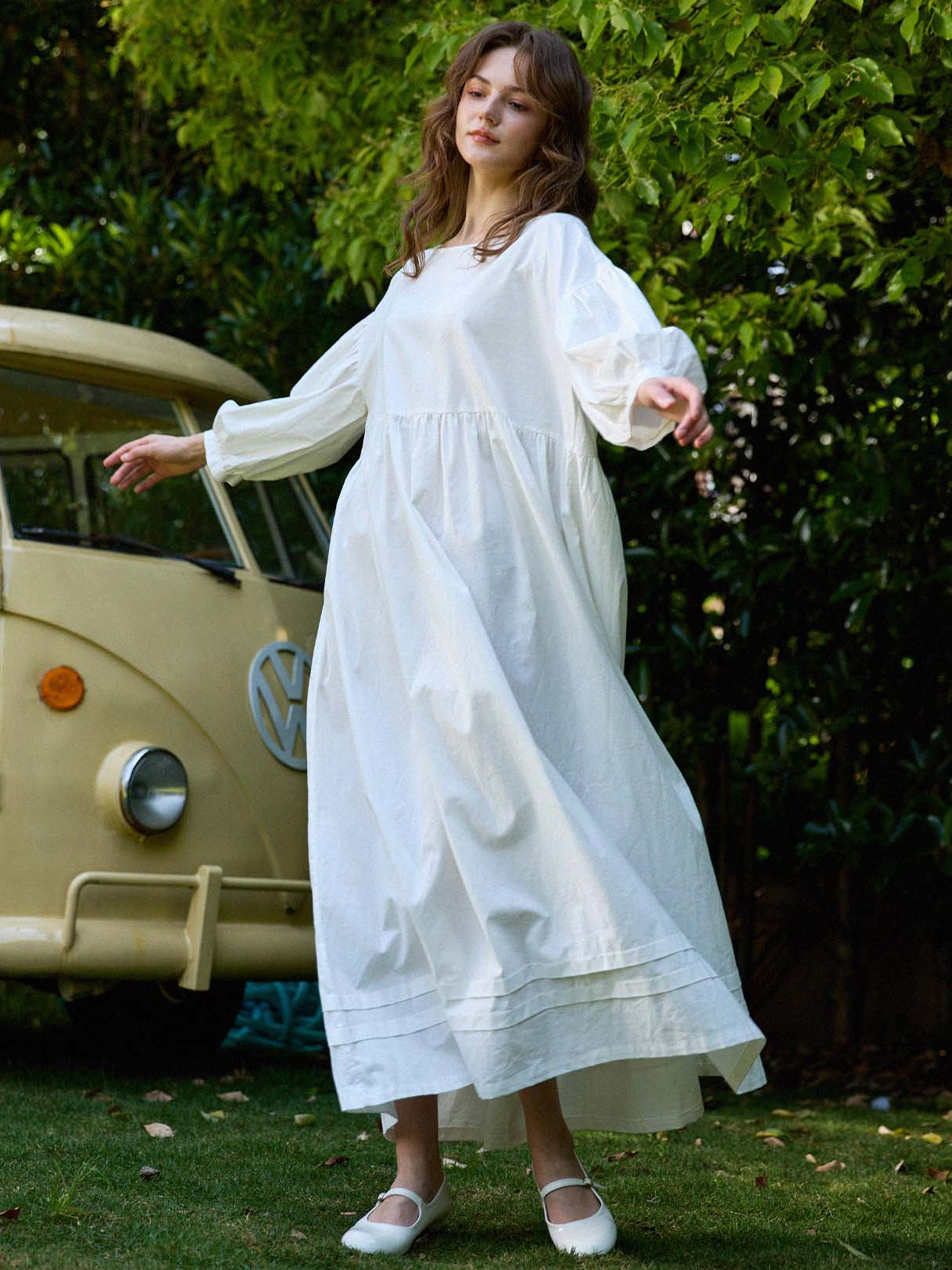 White cotton Victorian maxi dress flowing movement with pintuck hem, plus size – Sueasyretro