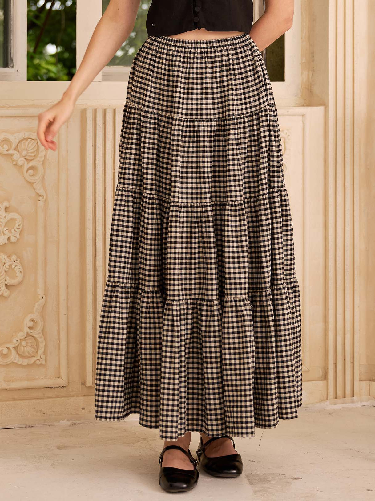 Sueasyretro Black Gingham cotton tiered skirt with elastic high waist for 1950s boho beach style.