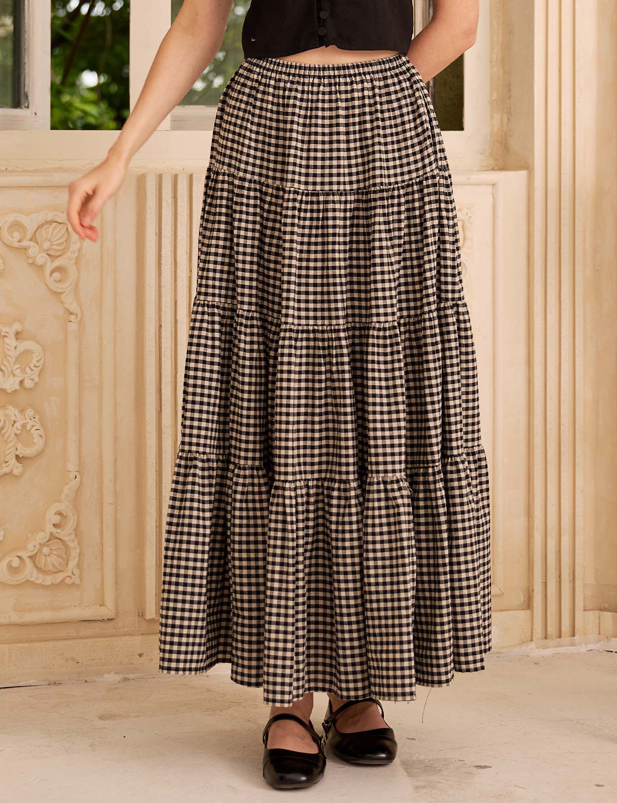Sueasyretro Black Gingham cotton tiered skirt with elastic high waist for 1950s boho beach style.