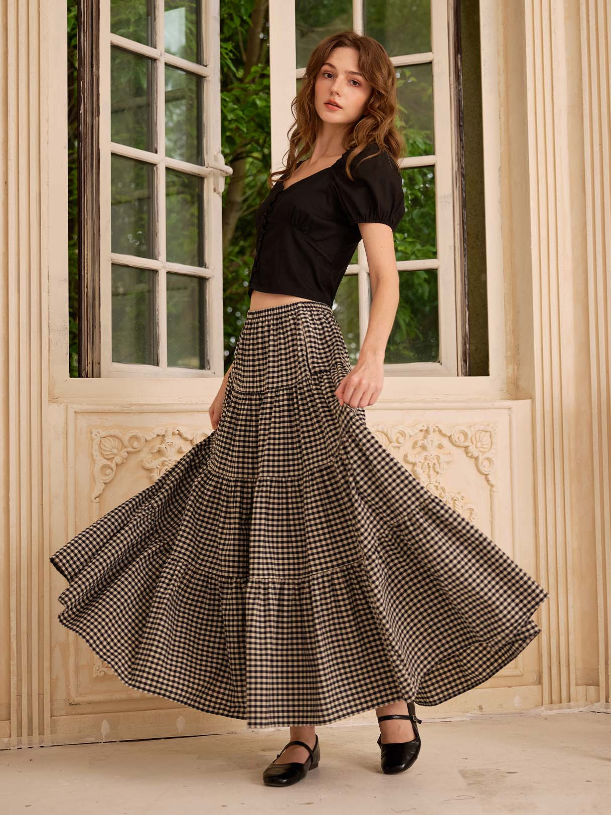 Sueasyretro flowing black gingham cotton skirt with tiered silhouette for a nostalgic 1950s vibe.