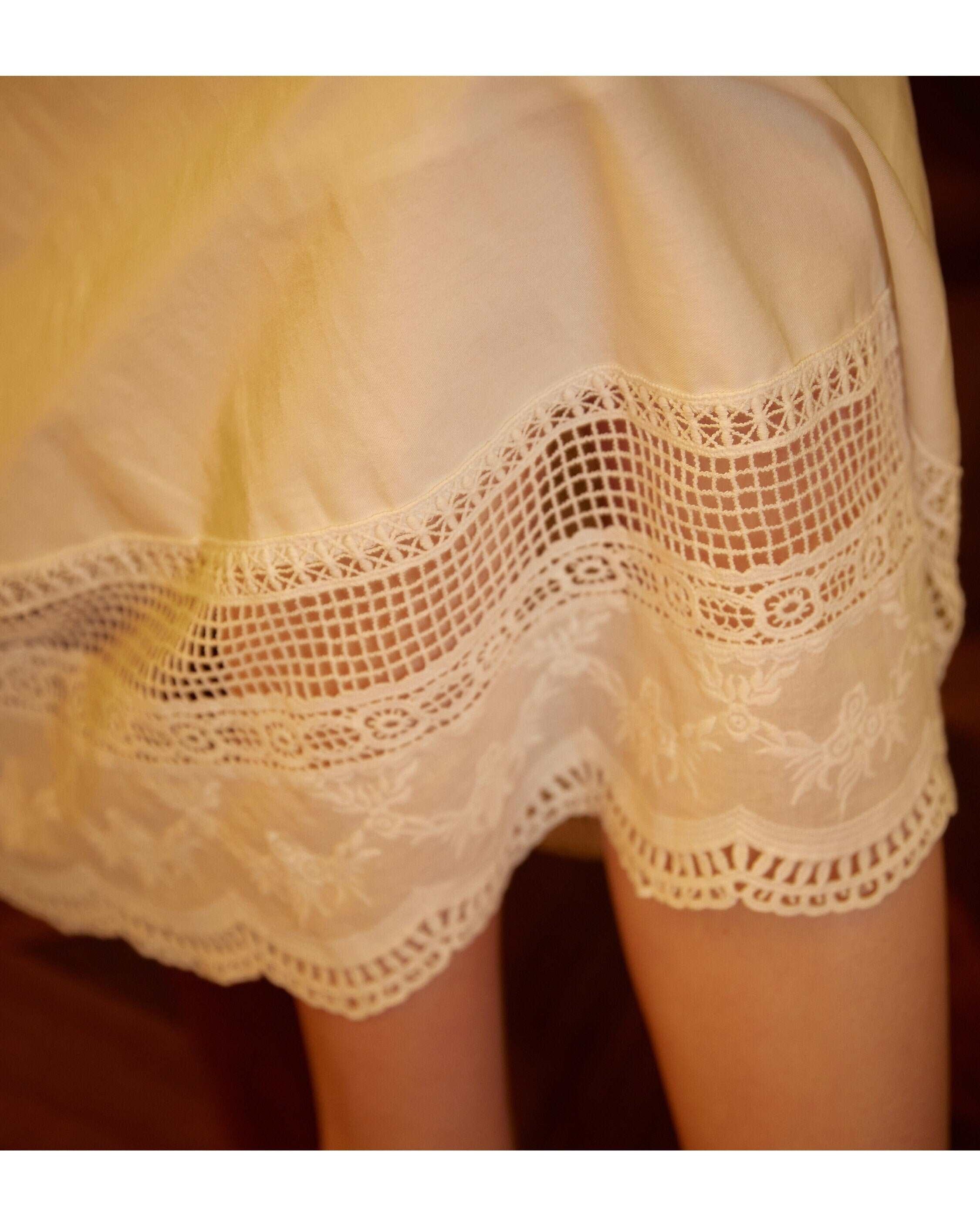 Renaissance Lace skirt Victorian skirt Pocket Skirt with Embroidery Cotton Skirt With Lace Hem Elastic Waist Ren Faire dress with a lining