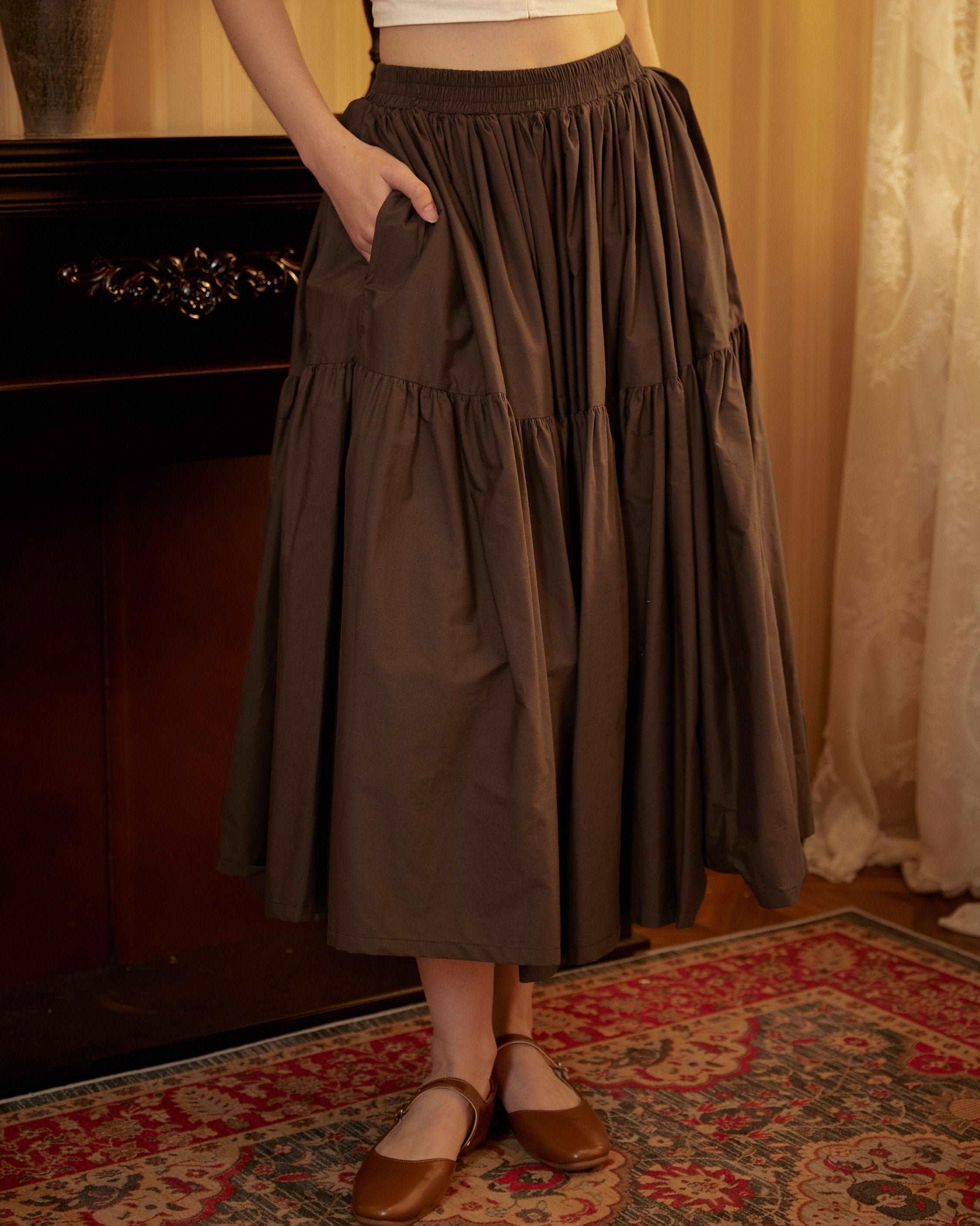 Tiered Pocket Maxi Skirt Cotton White Skirt Long Boho Pleated Skirt Flexible Waistband Versatile and Flattering, Perfect for All Seasons