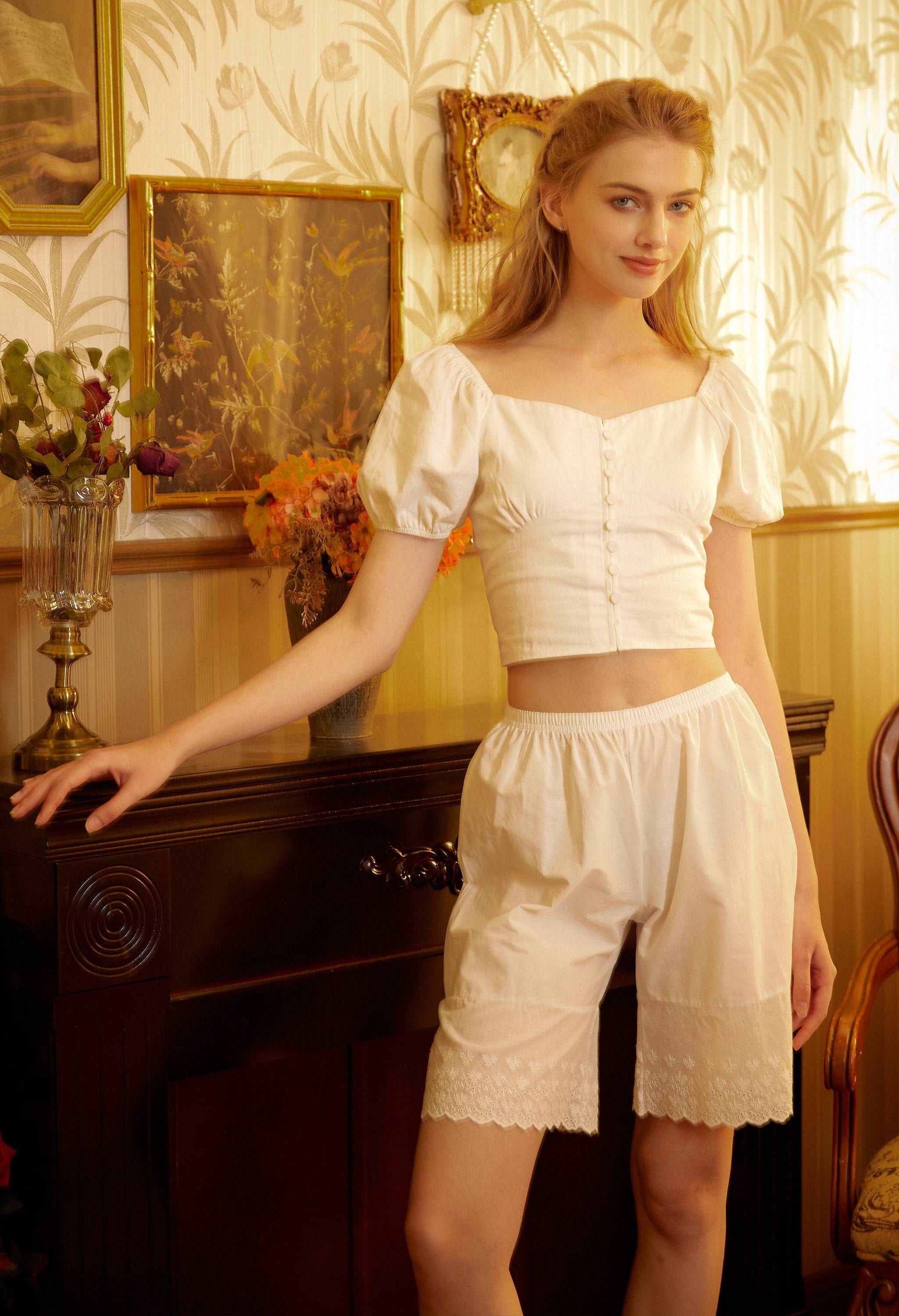 Cotton Bloomers Women shorts with Daisy Embroidery Petal Hem Pantaloons Pajama Pants Sleepwear Vintage Pettipants Ivory Cream
