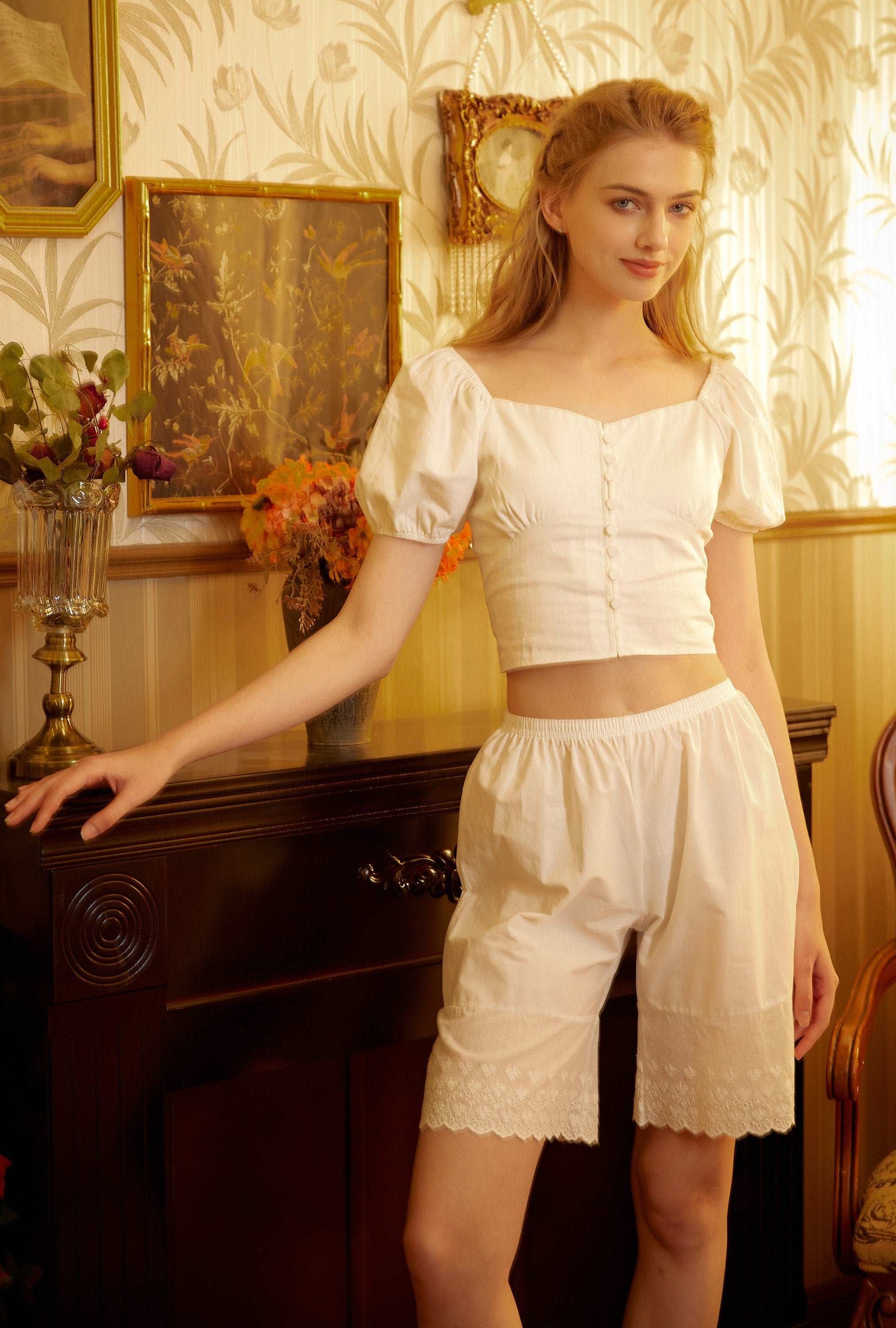 Cotton Bloomers Women shorts with Daisy Embroidery Petal Hem Pantaloons Pajama Pants Sleepwear Vintage Pettipants Ivory Cream