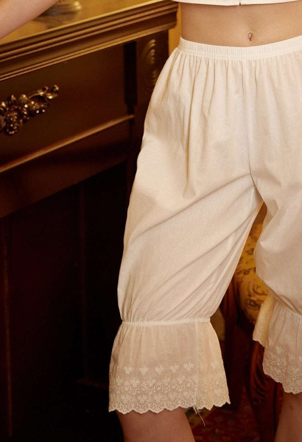 Cotton Bloomers Shorts Women Pantaloons Daisy Embroidery Petal Hem Pajama Capri Pants Vintage Style Cropped Pants Ivory Cream