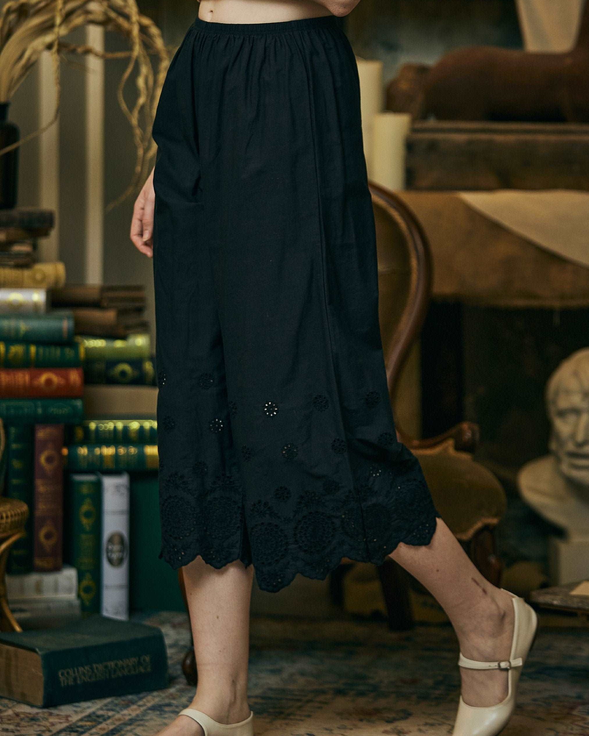 Bloomers Women Cotton Pettipants Pantaloons Long Victorian Style Bloomers Pants Plus Size Bloomers Embroidery Hem Ivory Black