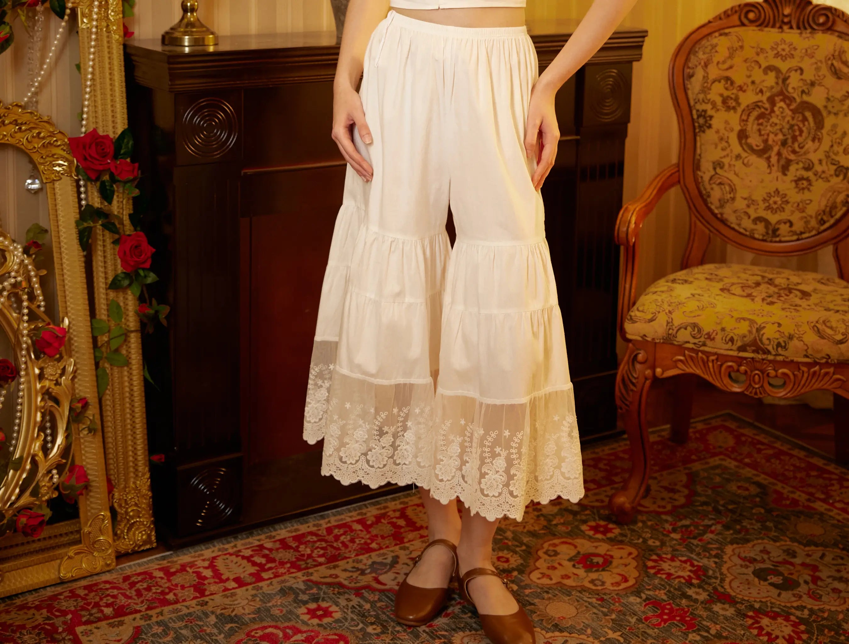 Sueasyretro women's vintage-style white cotton layered bloomers, featuring an elastic waistband and elegant sheer lace details at the bottom hem.