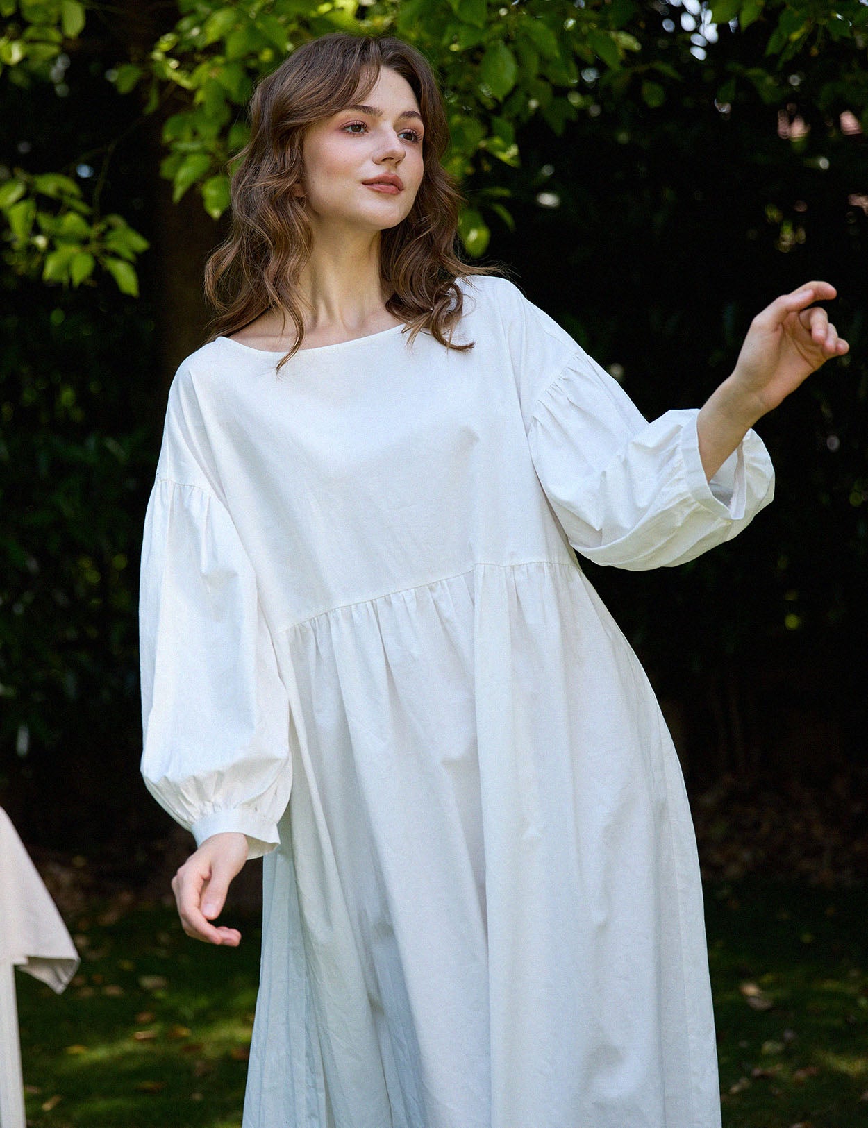 Semi-formal Sueasyretro Victorian white cotton house dress details.
