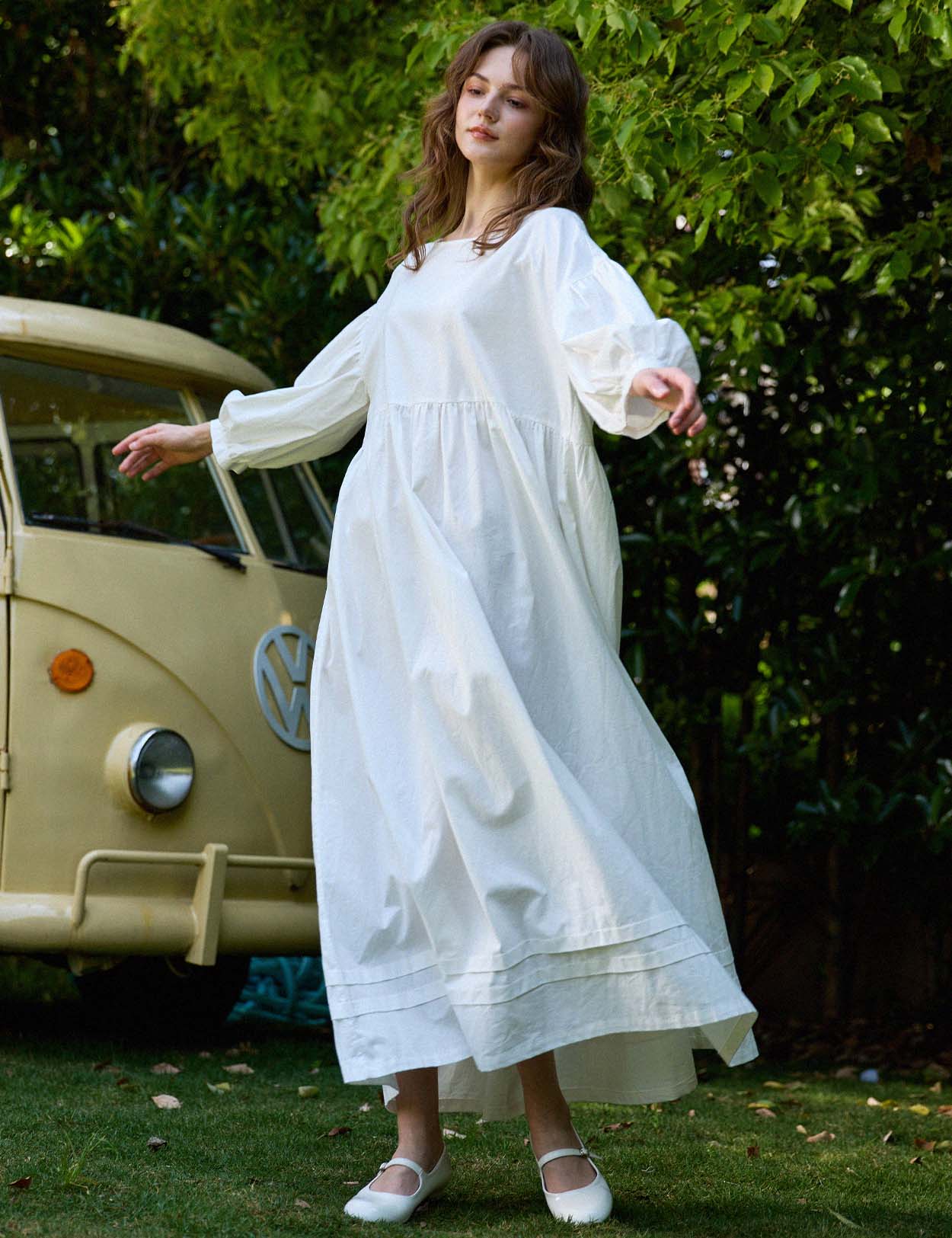 White cotton Victorian maxi dress flowing movement with pintuck hem, plus size – Sueasyretro