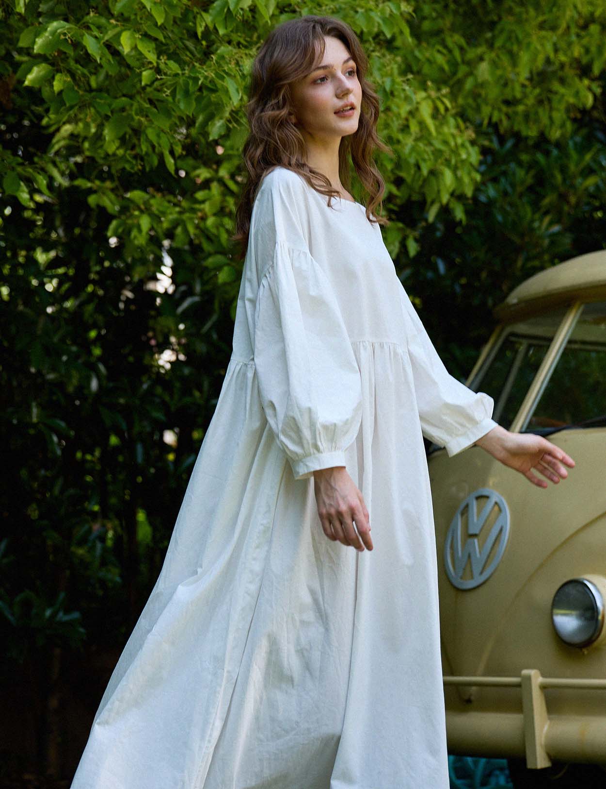 White cotton Victorian house dress with bishop sleeves and empire waist, plus size – Sueasyretro