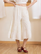 Front detail of cream cotton bloomers for women. Lightweight 100% pure cotton bloomer pants with a gathered structure.