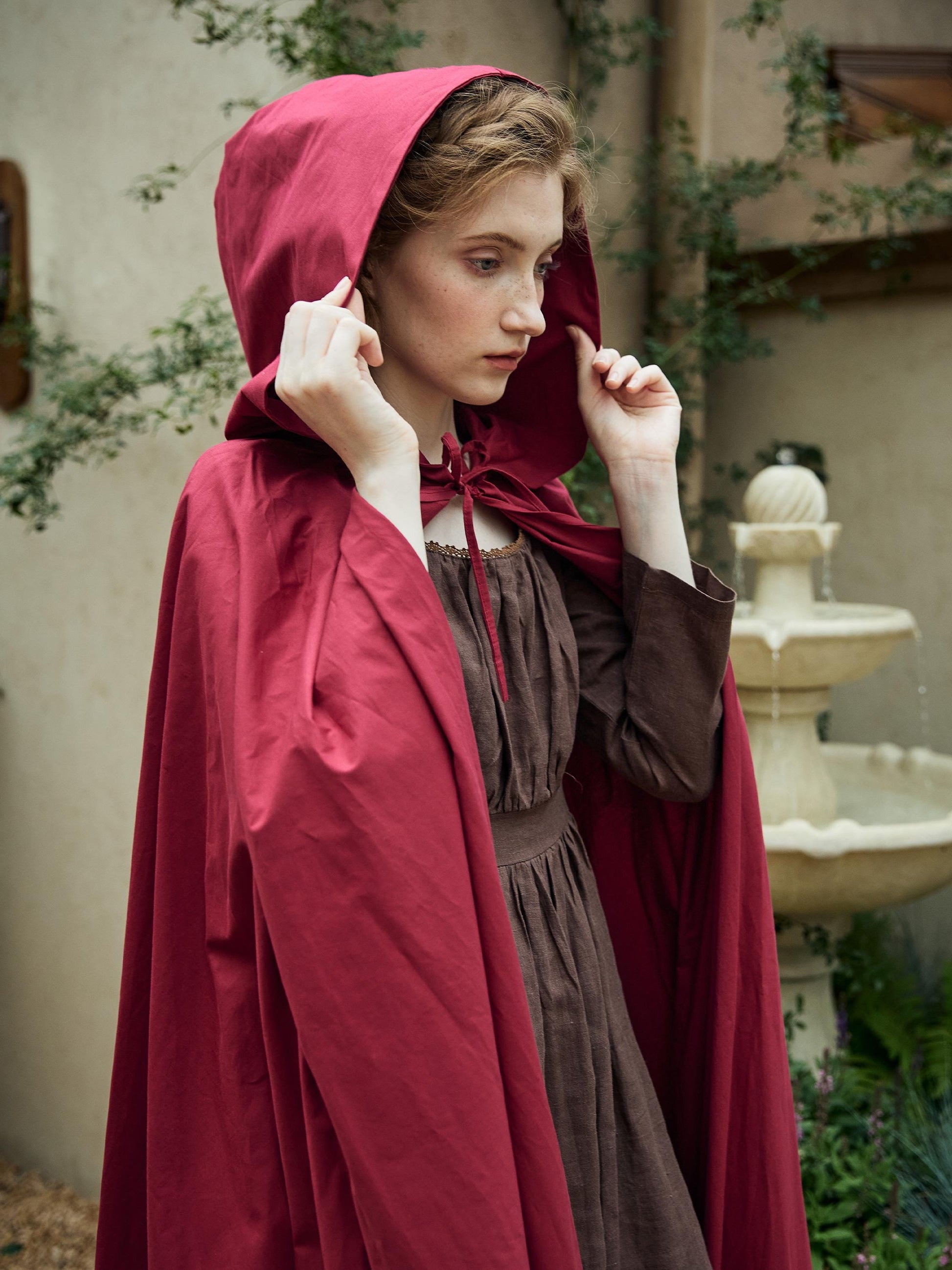 Medieval Cloak Hooded Cloak Full Circle Lightweight Cotton Robe Elf Cloak Ren Faire Costume Cosplay Cloaks for Halloween