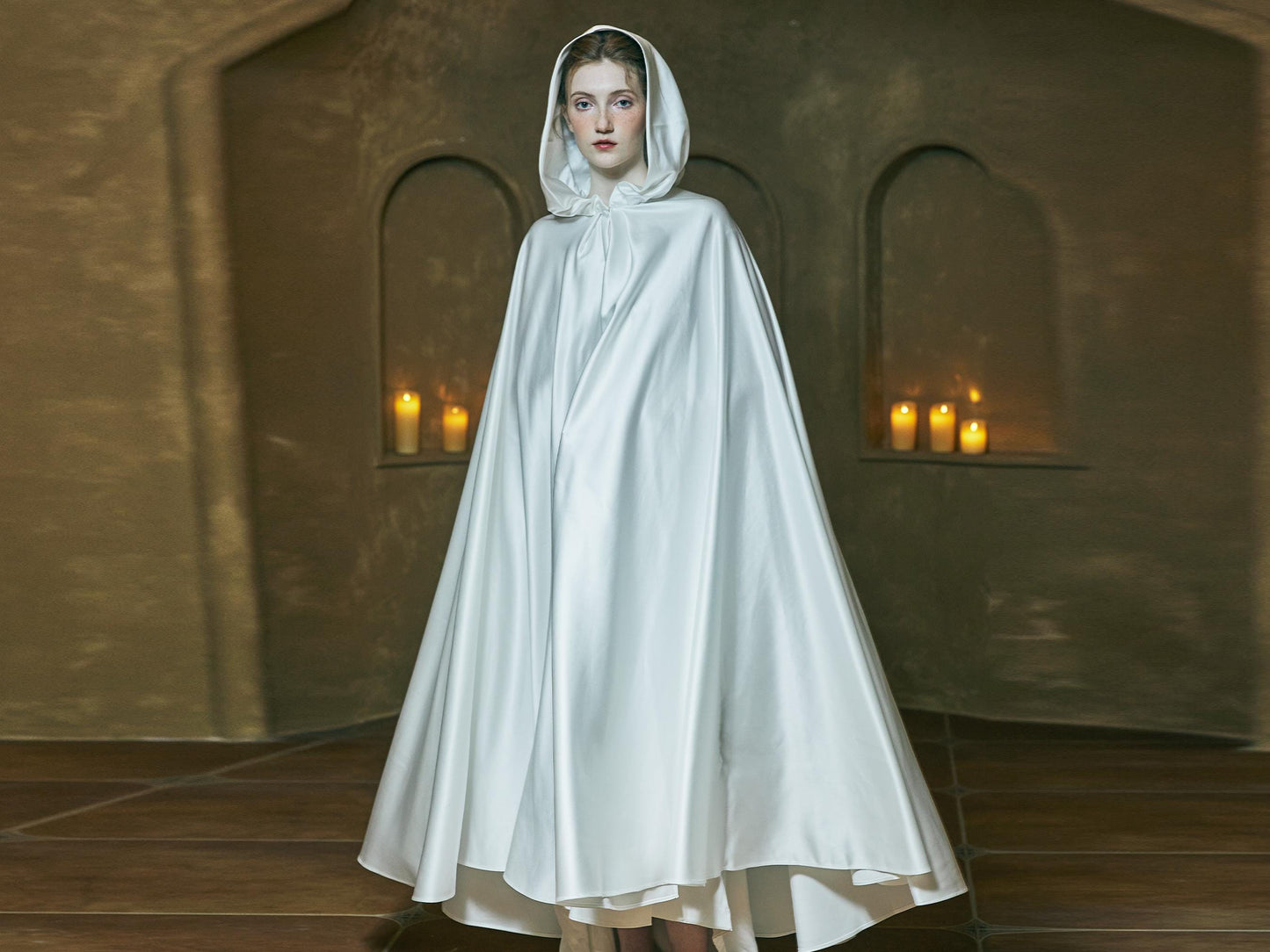 Satin Cloak Hooded Cape White Cloak Wedding Cloak Bride Full Length Coat Poncho for Women Medieval Cape Halloween Cloak