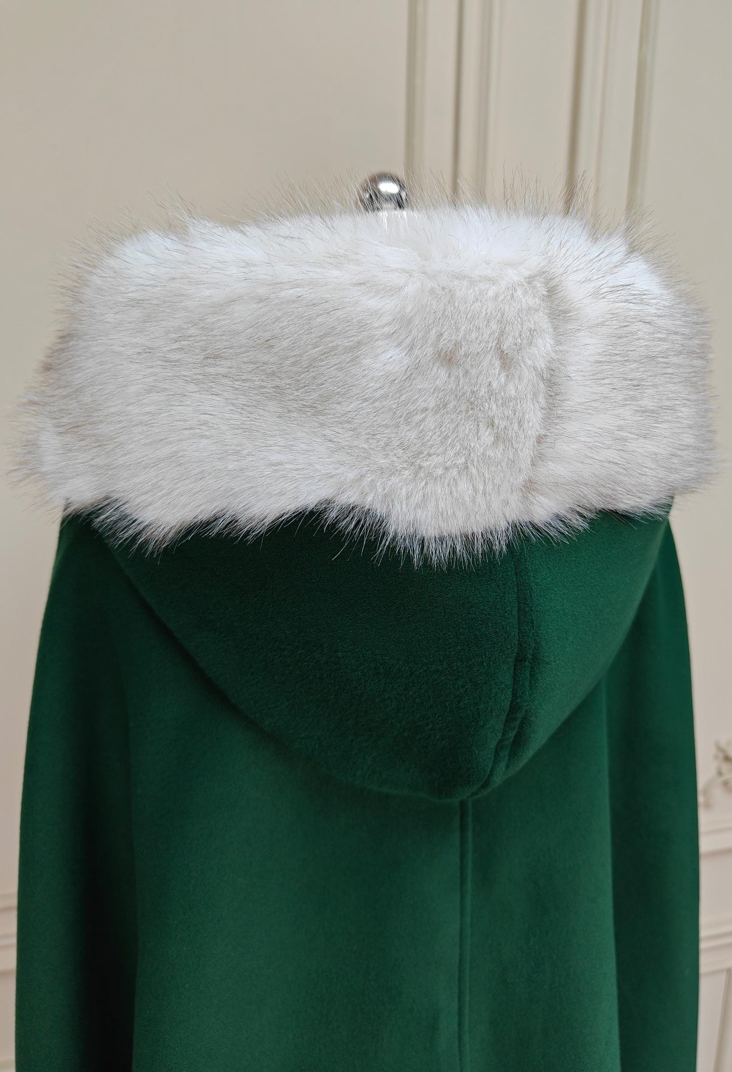 Wedding Fur Cloak Medieval Wool Winter Green Cloak Cape Coat with Oversized Faux Fur Hood, Vintage Style, Horn Button, and Arm Slits