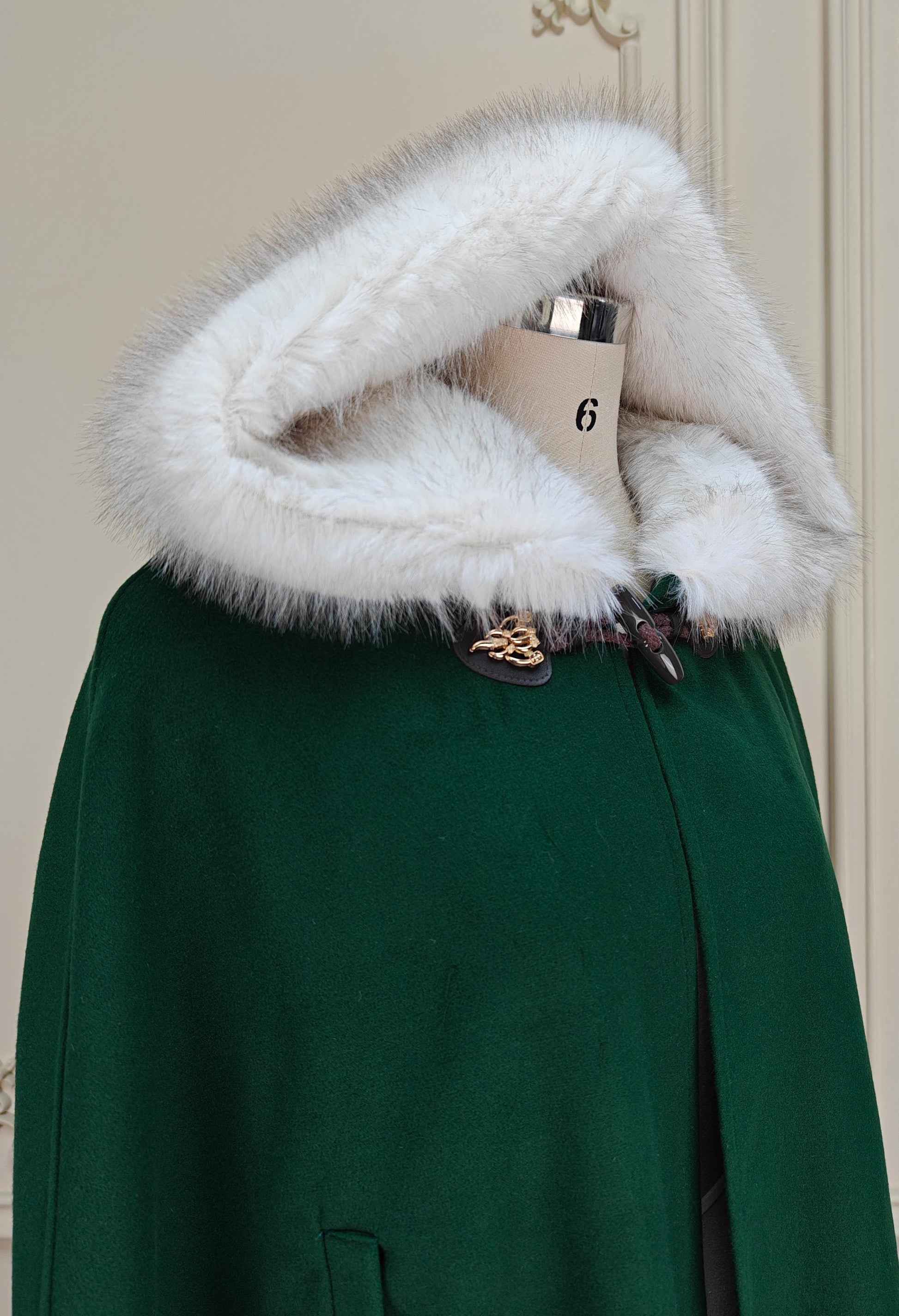 Wedding Fur Cloak Medieval Wool Winter Green Cloak Cape Coat with Oversized Faux Fur Hood, Vintage Style, Horn Button, and Arm Slits