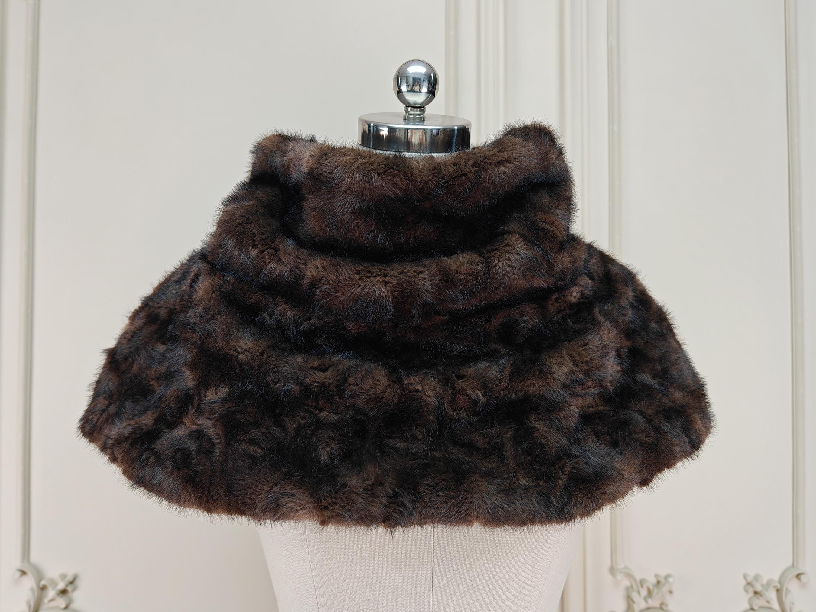 Medieval brown fur cape scarf - Outlander inspired design